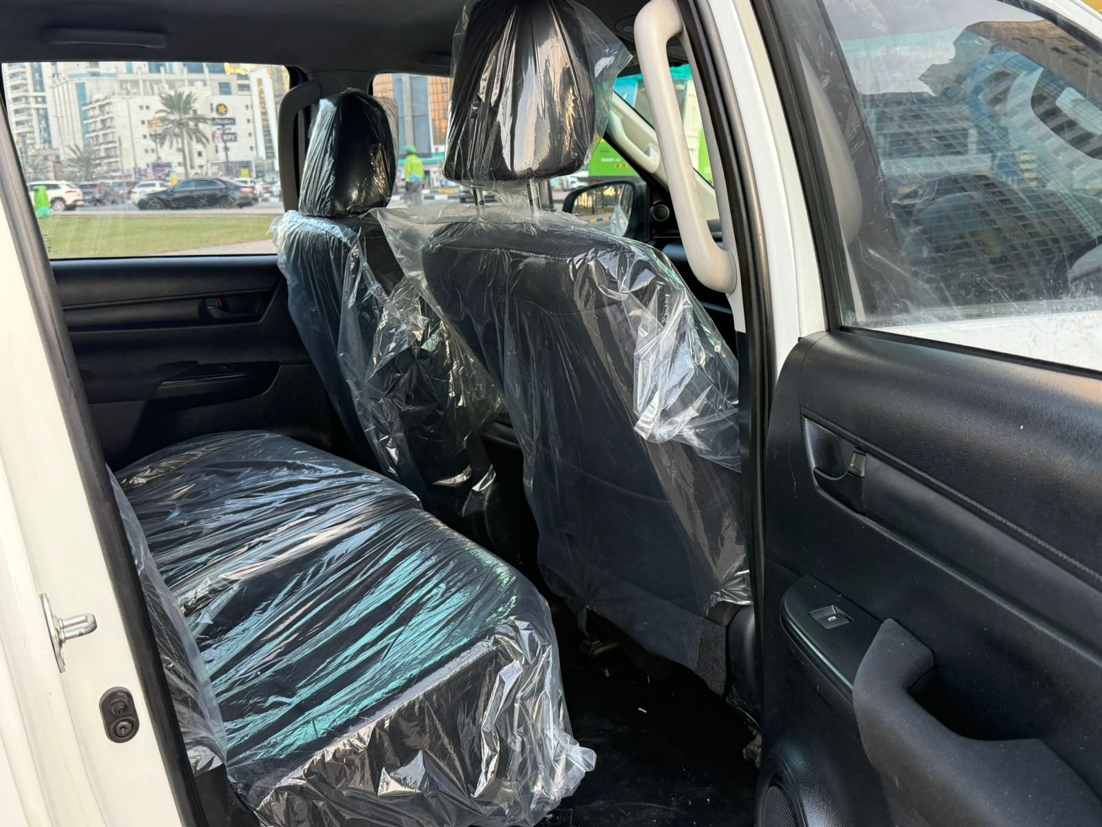 Toyota Hilux SR5 2019 White image